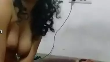 Exclusive-hot Look Desi Girl Blowjob With Clear Hindi Audio