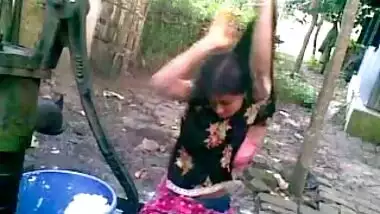 Bangla desi shameless village cousin-Nupur bathing outdoor