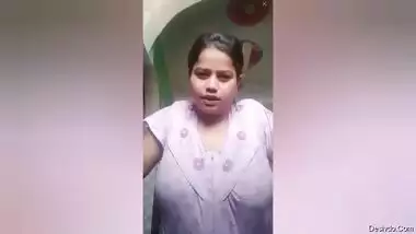 bhabhi with huge melons talking to dewar