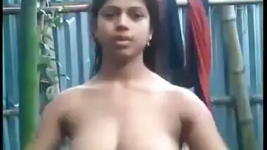 Juicy Indian Teen Neelam MMS