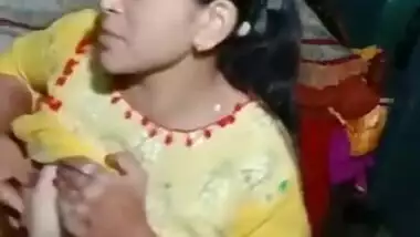 Saaali showng boobs t jiijaajiii indian sex video