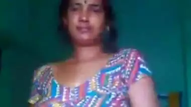 Bengali housewife nude MMS to ignite your sex mood