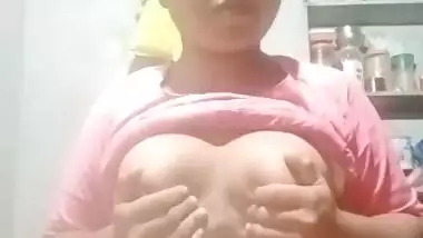 Innocent village girl round boobs show selfie