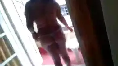 Hot Aunty Masturbating In Balcony