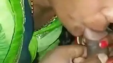 Desi Bhabhi Sucking Dick