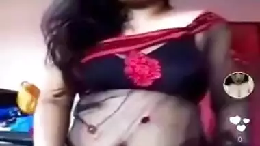 Desi Bhabhi Shows Boobs And Bathing Part 10