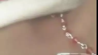 Nymphomaniac of Desi origin needs no furniture to enjoy XXX sesh