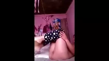 desi college girl masturbation