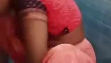 Bhabhi Ready For bathing