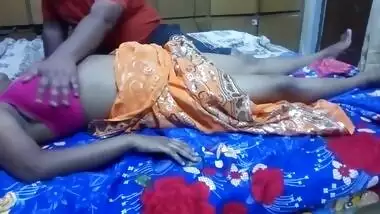 Ghar Ke Naukar Se Maa Beti Dono Chud Gaiy