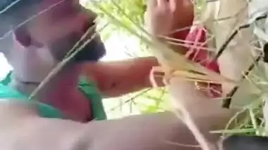 Trapping desi village girl and fucking her outdoor MMS