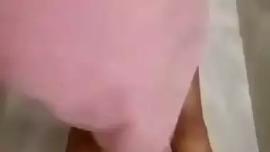 Nude Tamil lady records her desi nude MMS for fun