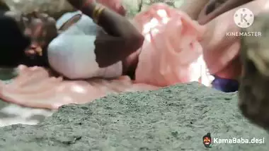Desi milf’s outdoor sex MMS with her young Nephew