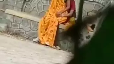 Desi bhabhi fucking outdoor caught