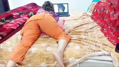 INDIAN COLLEGE GIRL HAS AN ORGASM WHILE WATCHING PORN ON LAPTOP