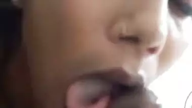 Kinky lover shoots his desi GF’s blowjob MMS