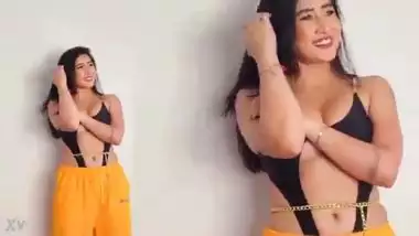 Sofia Ansari desi dance masti open dance video masti