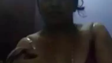 Desi aunty change her dress with selfie cam