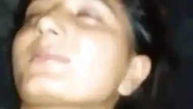 Lover drills 18-year-old GF’s tight pussy in teen sex MMS