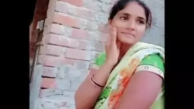 380px x 214px - Hot housewife sanjana desai showing her navel belly botton in saree indian  sex video