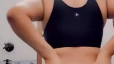 Snapchat girl showing big ass viral video making