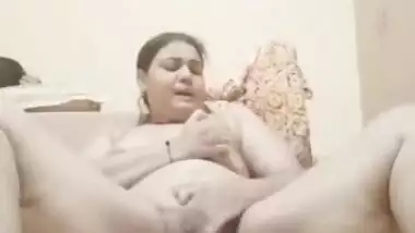 Today Exclusive- Sexy Paki Girl Masturbating