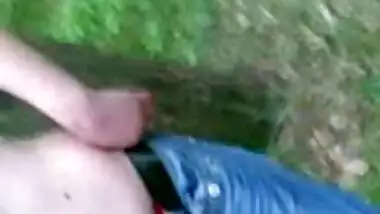 outdoor show and rubbing pussy