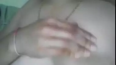 Desi girl live show to her bf through video call