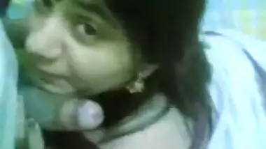 Hot Bengali Bhabhi Sucking Penis And Exposes Thighs