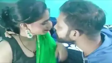 Desi Bhabhi Ki Saree Utaar Kar Devar Ji Ne Khoob Choda