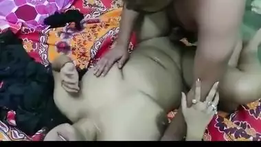 Indianbadu - Biwi ke pass passionate girls fucking gf 2021 unrated indian sex video