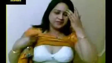 Delhi Housewife Exposed