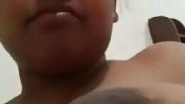 Super horny Indian Girl pussy fingering MMS