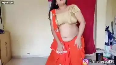 Desi fatty aunty hot dance