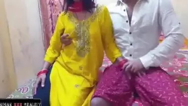 Desi Bhabhi In Jija Ne Wife Ke Jane Ke Bad Apni Hot Sali Ko Khub Choda Room