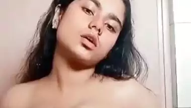 Indian GF nude huge boobs milking viral topless