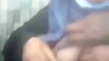 Desi Hijabi Girl Boobs Sucked By Lover in Restaurant