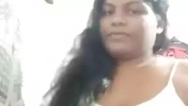 Today Exclusive- Mallu Girl Showing Her Big Boobs