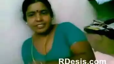Bombay maid enjoy deep anal sex by desi owner