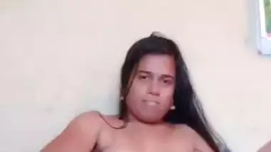 Indian naked woman fingers his wet pussy