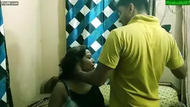 Desi sexy aunty fucking with young devar