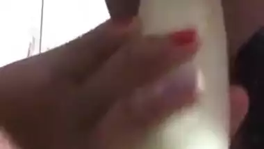 Desi girl fucking pussy dildo