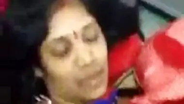 Manjita Sex - Playing with big boobs of hot telugu aunty in saree indian sex video