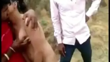 Naked village teen caught outdoor together with lover in Desi mms clip
