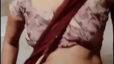 Desi village bhabi show her sexy pussy on tango