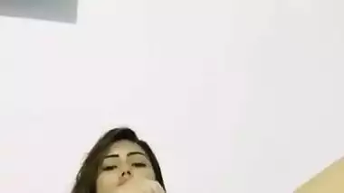 Today Exclusive- Cute Desi Girl Showing Her Boobs And Pussy