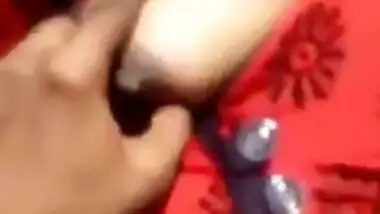 380px x 214px - Young chennai girl shows her boobs and blows his bf in beach indian sex  video