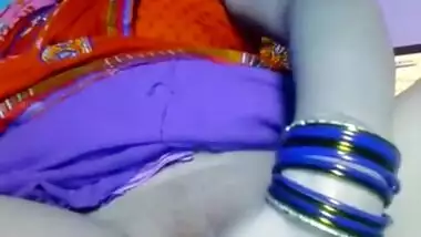 Desi Indian bhabhi fingering 