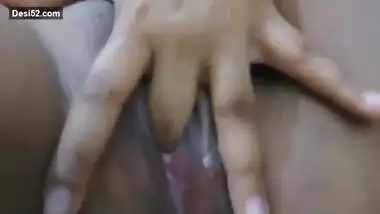 Horny desi Girl Pussy Fingering And Getting Orgasm