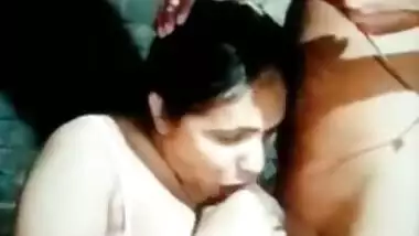 Today Exclusive- Desi Bhabhi Showing Her Big Boos And Blowjob Part 2